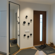 Kirgas peegel musta alusraamiga