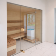 Kirgas saunaklaas kolmes osas