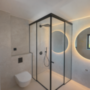 Klaasist dušinurk musta profiiliga (2)