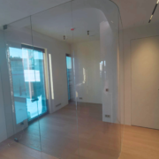 Kirgas trepiklaas soones