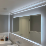 Taustvalgustusega peegel (2)