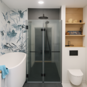 Toonklaasist dušinurk