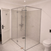 Kirgas dušiklaas halli profiiliga