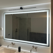 Led-ribaga peegel