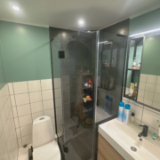 Kolme klaasiga dušikabiin