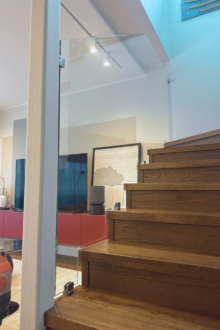 Klamberkinnitusega trepiklaas