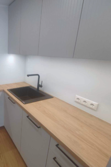 Taustvärvitud taustaklaas