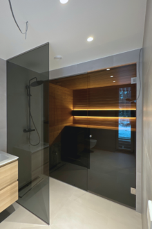 Toonklaasist saunaklaasid uksega