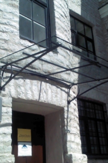 Kirka klaasiga varikatus