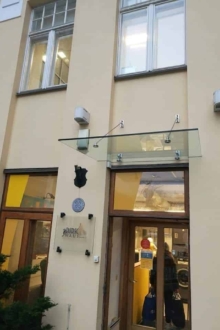 Kirka klaasiga varikatus