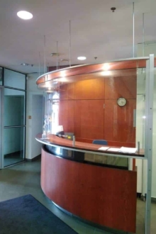 Kirgas läbipaistev klaas